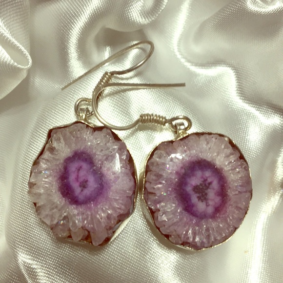 Vintage Jewelry - Natural amethyst crystal silver pierced earrings